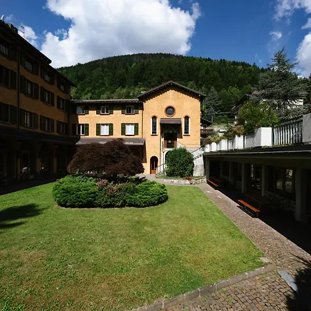 Luzzago Hotel *